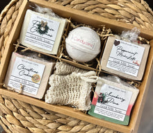 Load image into Gallery viewer, Holiday Collection Box (With Bath Bomb)